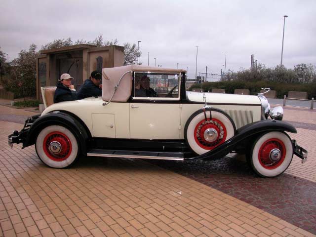 DSCN9499_1120.jpg - Sonntagmorgen, 3. September. Fahrt nach Blankenberge zum Milch- und Butter-Museum. Nicht das ideale Wetter für die Mitfahrer im Schwiegermuttersitz!