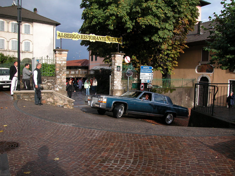 030_DSCN3292.jpg - Mit langem Radstand ist diese Auffahrt heikel