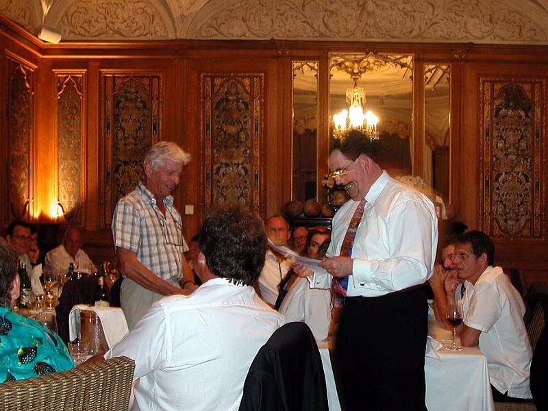 DSCN6108a.jpg - Roger Zimmermann, Gründungsmitglied des CCS erzählt aus  der Anfangszeit des CCS...
