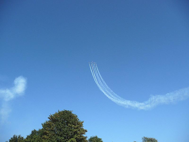 P1100363.JPG - Es war das Breitling Jet Team, das an den Flugtagen Dittingen einen Auftritt hatte
