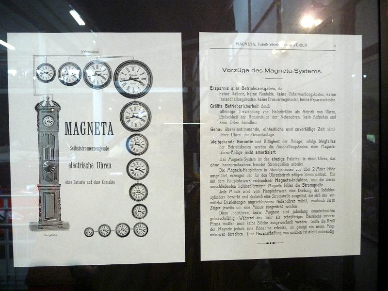 P1110513.JPG - Fortschritt der Technik: zentralgesteuerte Uhren vor dem Digitalzeitalter