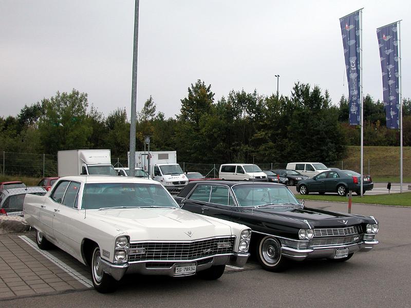 DSCN6574.JPG - Am Sonntag früh füllt sich der Parkplatz des TCS-Centers Betzholz mit Fahrzeugen, die man normalerweise hier nicht sieht.