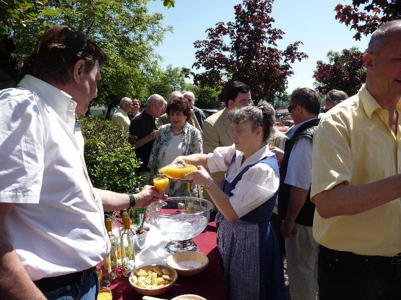 1480_P1060318.JPG - Apéro im Gasthof St. Urs