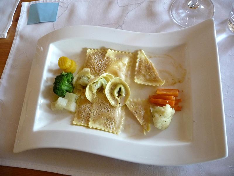 P1070821.JPG - Das Restaurant Rosengarten in Heiden wird nicht ohne Grund auch "fässlers gaumenfreuden-haus" genannt