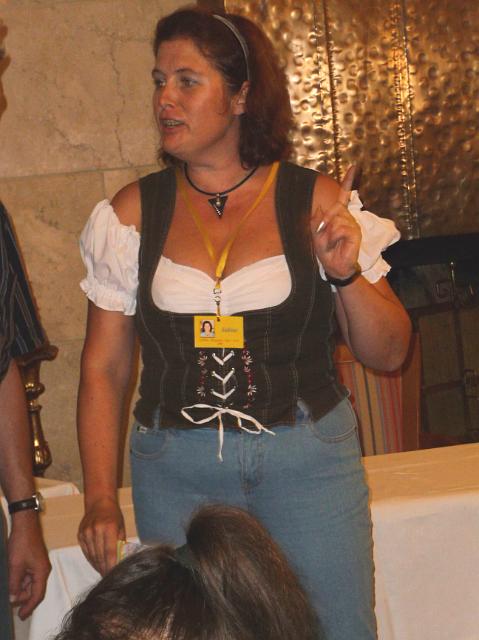 P1100480.JPG - Sabine begrüsst uns offiziell