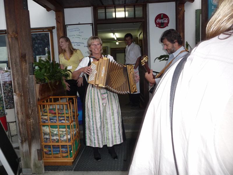 P1100492.JPG - Tina und Toni unterhalten uns mit fetziger Musik