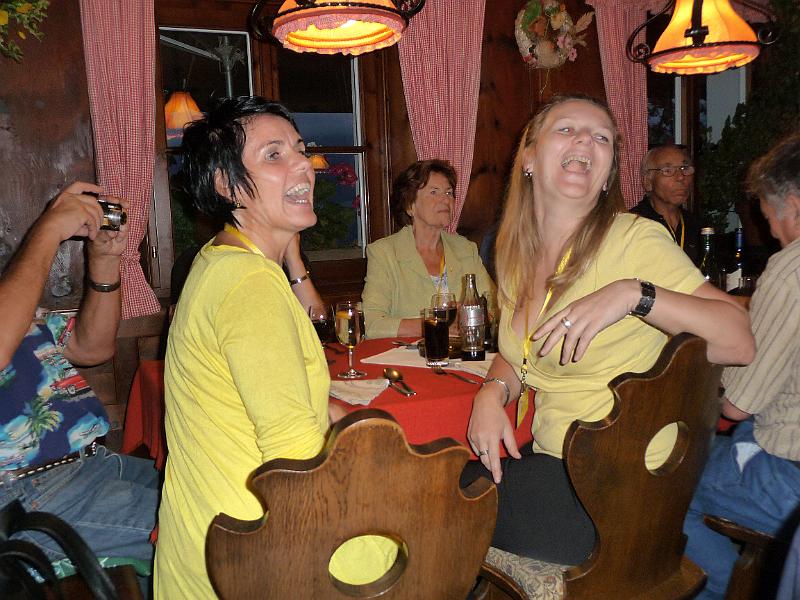 P1100519.JPG - Caro und Jasmin in Stimmung