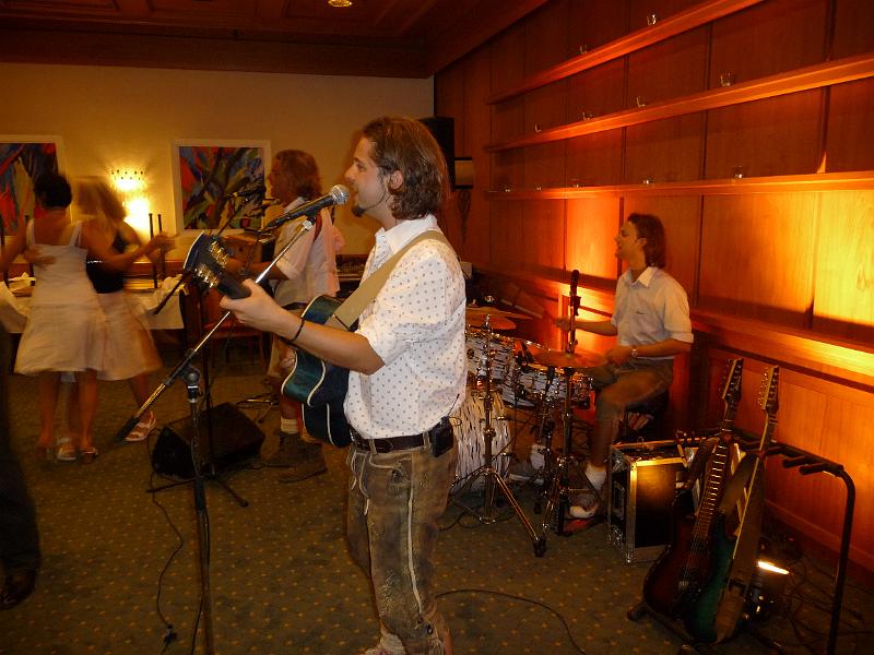 P1100844.JPG - ...es gibt nicht Skihüttenromantik und Lederhosen-Gemütlichkeit...