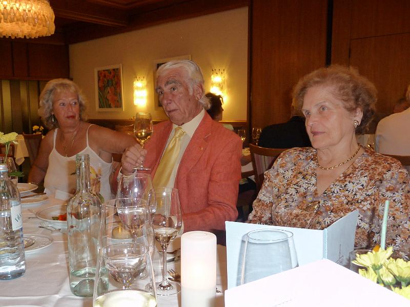 P1110029.JPG - -