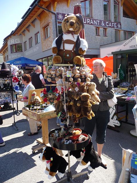 P1110171.JPG - -