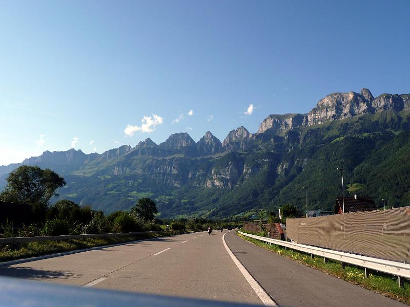 P1110273.JPG - -