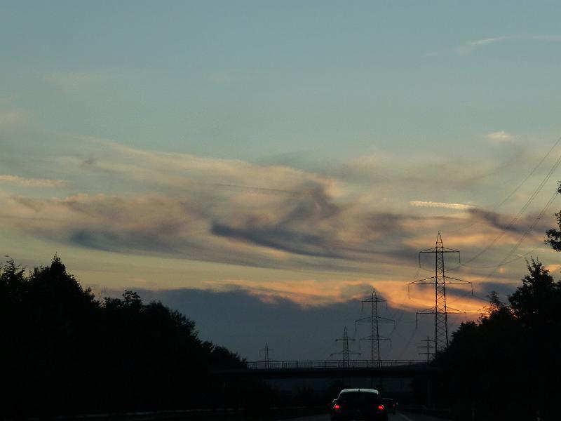 P1110316.JPG - ...im Westen deuten darauf hin, dass das schöne Wetter nicht halten wird