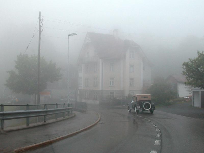 011_DSCN7605.jpg - Der geplante Fotohalt auf dem Kerenzerberg fällt aus