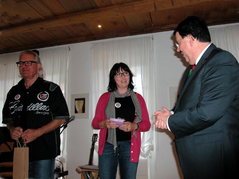 710_DSCN1324.JPG - Arion dankt den Organisatoren Rolf und Mirjam