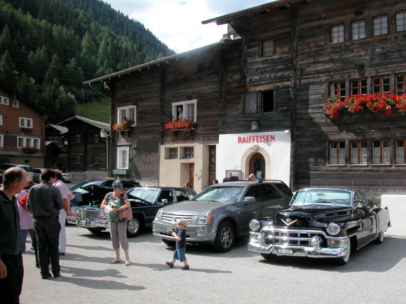 0220_DSCN0935.JPG - Auf dem Dorfplatz von Ernen