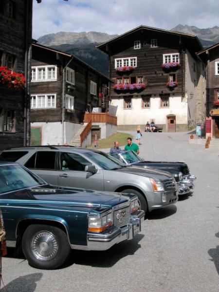 0230_DSCN0937.JPG - Auf dem Dorfplatz von Ernen