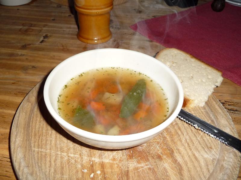 400_P1300626.JPG - Hühnersuppe mit Gemüse