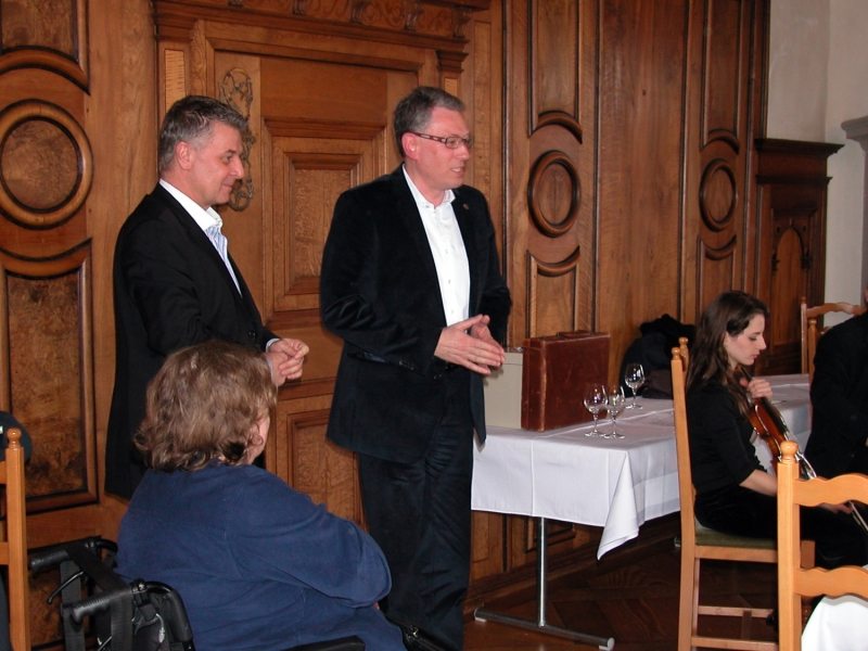 135_DSCN3215.jpg - Tom Anliker, Managing Director Cadillac Europe und René Kreis, Kommunikationschef Cadillac Europe...          