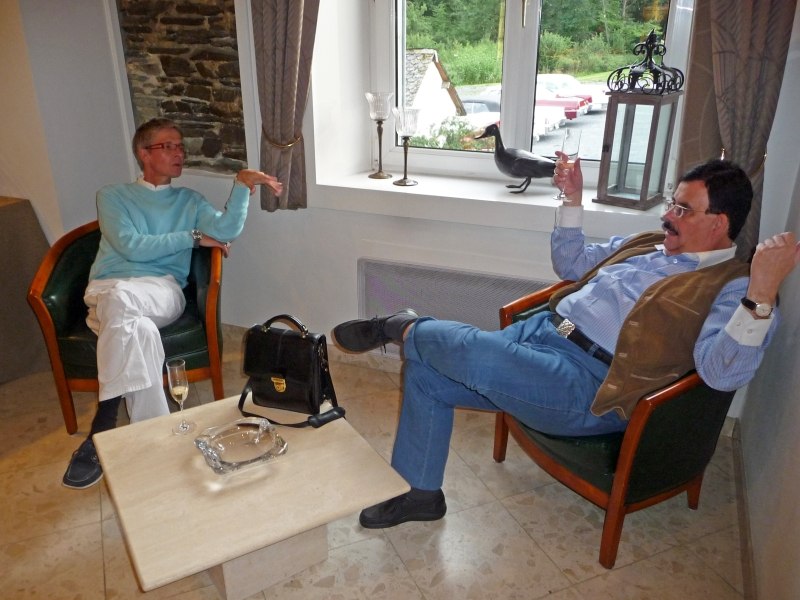 705_P1570372.JPG - Entspannung bei einem Glas Champagner