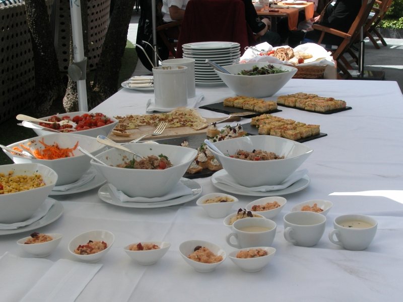 2045_DSCN5699.JPG - Der Apéro Riche, den wir geniessen durften, ist exquisit          