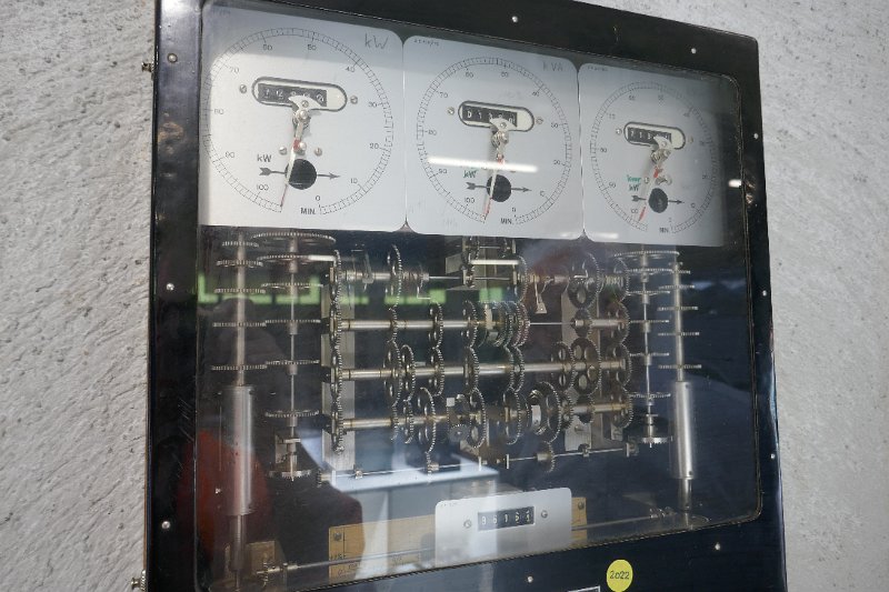 140_P1210280.JPG - Das ZDT hat eine riesige Sammlung von Elektro-Zählern und Geräten aus der Geschichte von Landis & Gyr