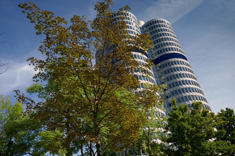 26-005_P1300036.JPG - BMW-Türme