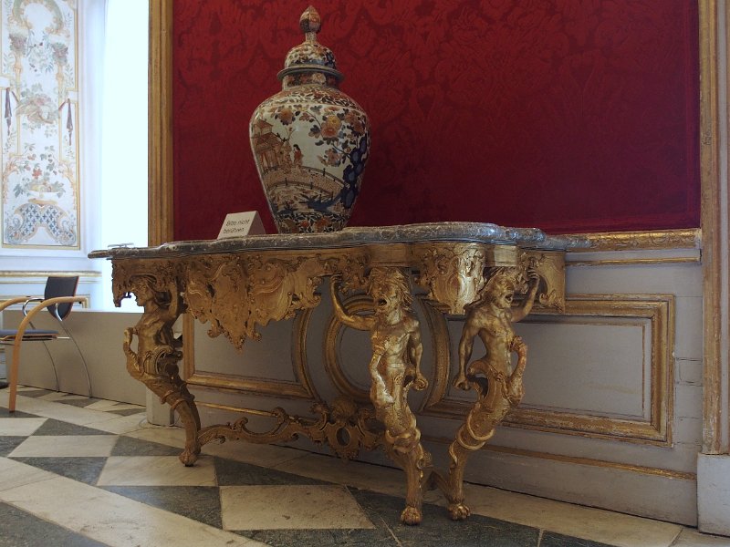 28-380_P8284936.jpg - Vergoldete Konsoltische