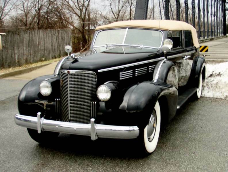 1938_75_Conv_Sedan_02_eb.jpg - 1938 Series 75 Sedan Convertible