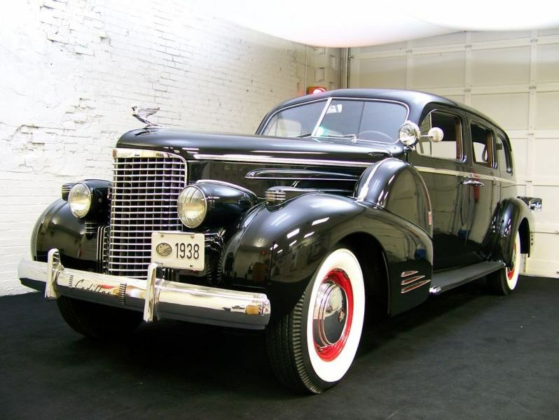 1938_90_Sedan_V16_03_eb.jpg - 1938 Series 90 V16