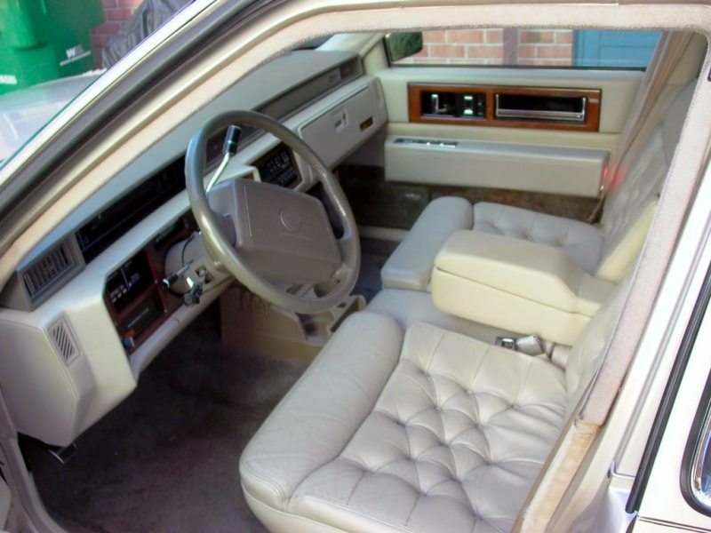 1992_Fleetwood_Sedan_05_chip_eb.jpg - 1992 Fleetwood Sedan