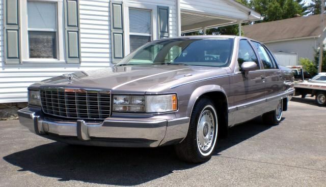 1994_Fleetwood_Brougham_02_eb.jpg - 1994 Fleetwood Brougham