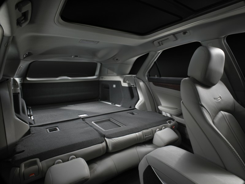 2010_CTS-SportWagon_GM_X10CA_CT031.jpg - [de]2010 CTS Sport Wagon[en]2010 CTS Sport Wagon