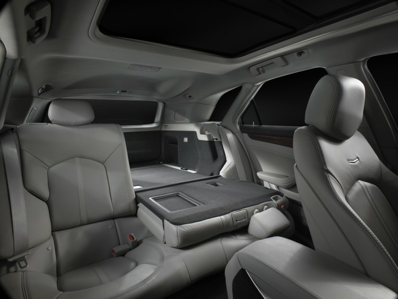2010_CTS-SportWagon_GM_X10CA_CT033.jpg - [de]2010 CTS Sport Wagon[en]2010 CTS Sport Wagon