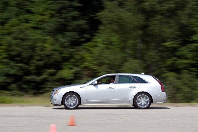 2010_CTS-SportWagon_GM_X10CA_CT057.jpg - [de]2010 CTS Sport Wagon[en]2010 CTS Sport Wagon