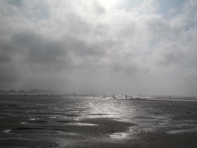 DSCN9577_1120.jpg - Sonntagnachmittag, 3. September. Strandspaziergang. Die Surfer lieben den starken Wind.