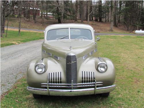 1940_LaSalle_52_Sedan_02_eb.jpg - 1940 LaSalle Series 52 Sedan