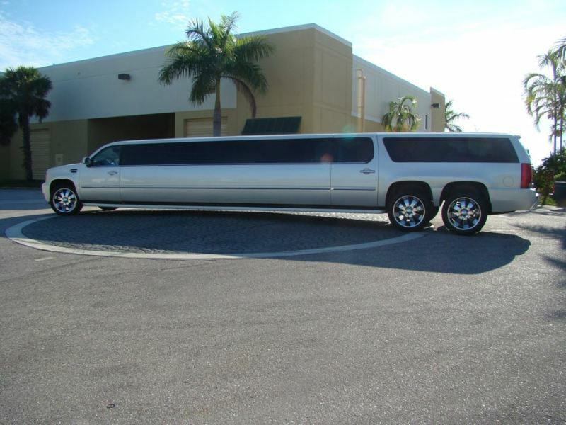 2011_Escalade_Limo_03_a1limobus.jpg - 2011 Escalade Limo