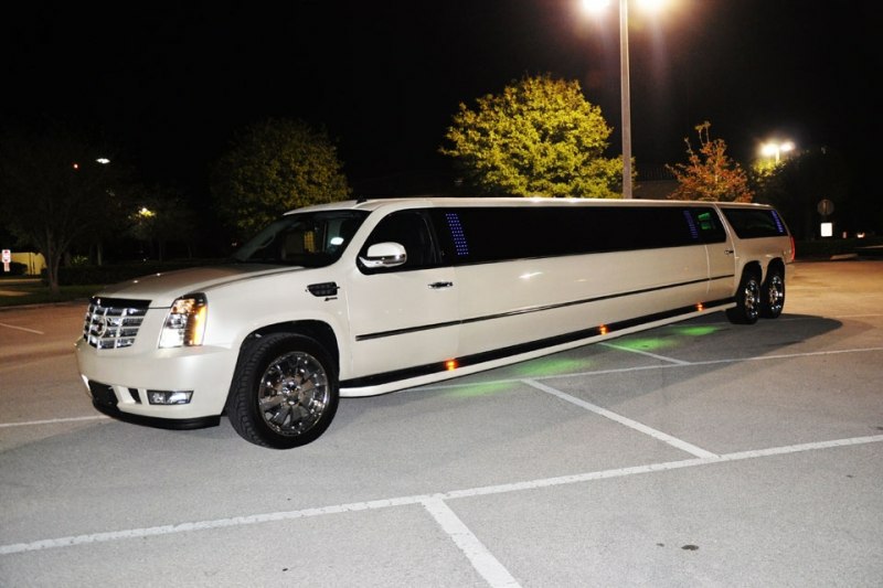 2011_Escalade_Limo_14_a1limobus.jpg - 2011 Escalade Limo